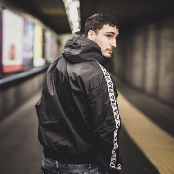 Giacche uomo leggere Streetwear: Gratis spedizione in 24 ore in tutta Italia